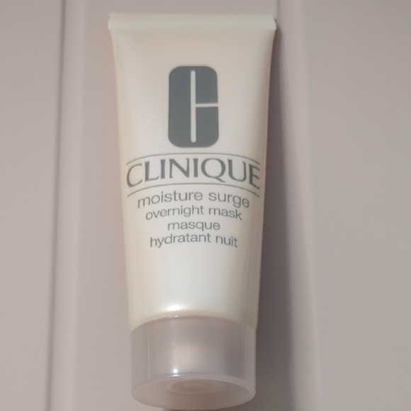 Clinique 5 piece Skincare Collection with Silver Case - Picture 10 of 11